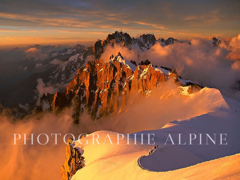 Cordée sur l'arête Midi Plan au couchant