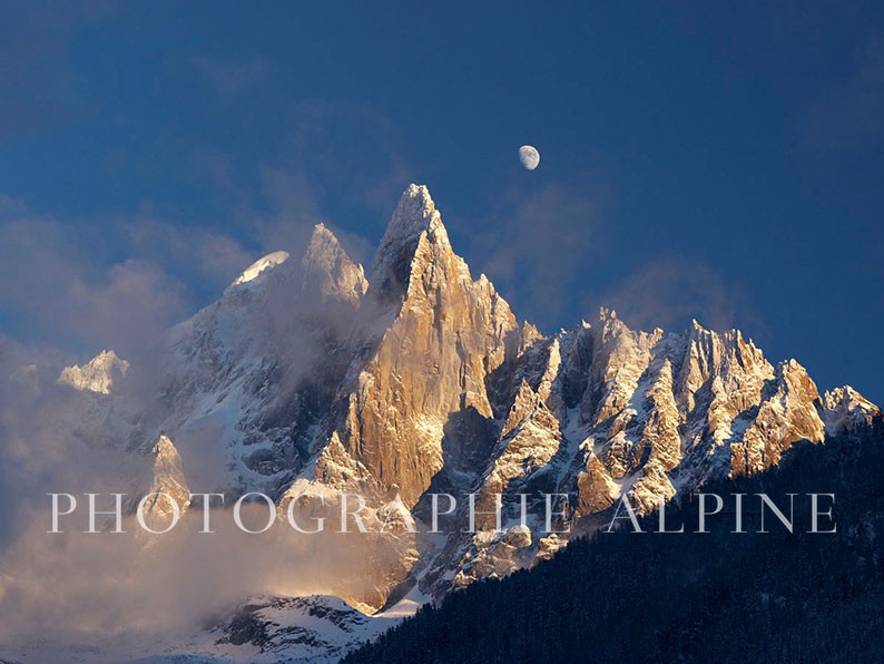 Lever de lune sur les Drus et la Verte