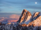 Lever de lune sur les Grandes Jorasses