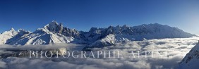 La Chaîne du Mont-Blanc sur Mer de nuages